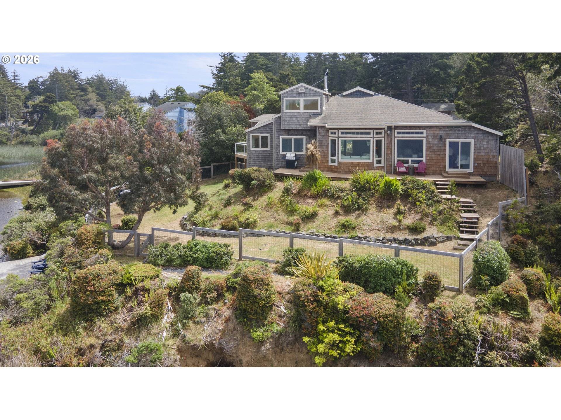 1008 LAKESHORE DR, Port Orford, OR 97465