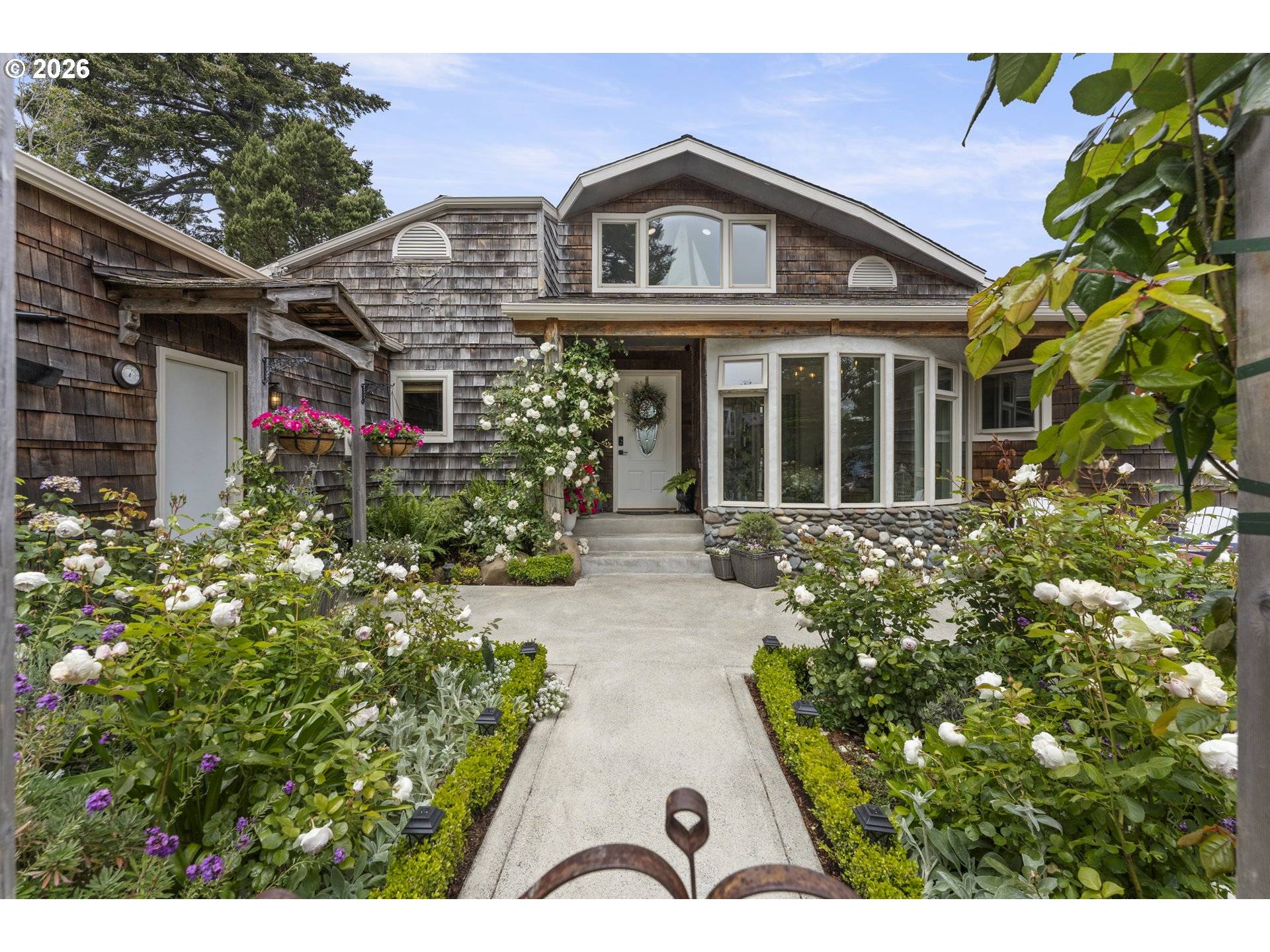 1008 LAKESHORE DR, Port Orford, OR 97465