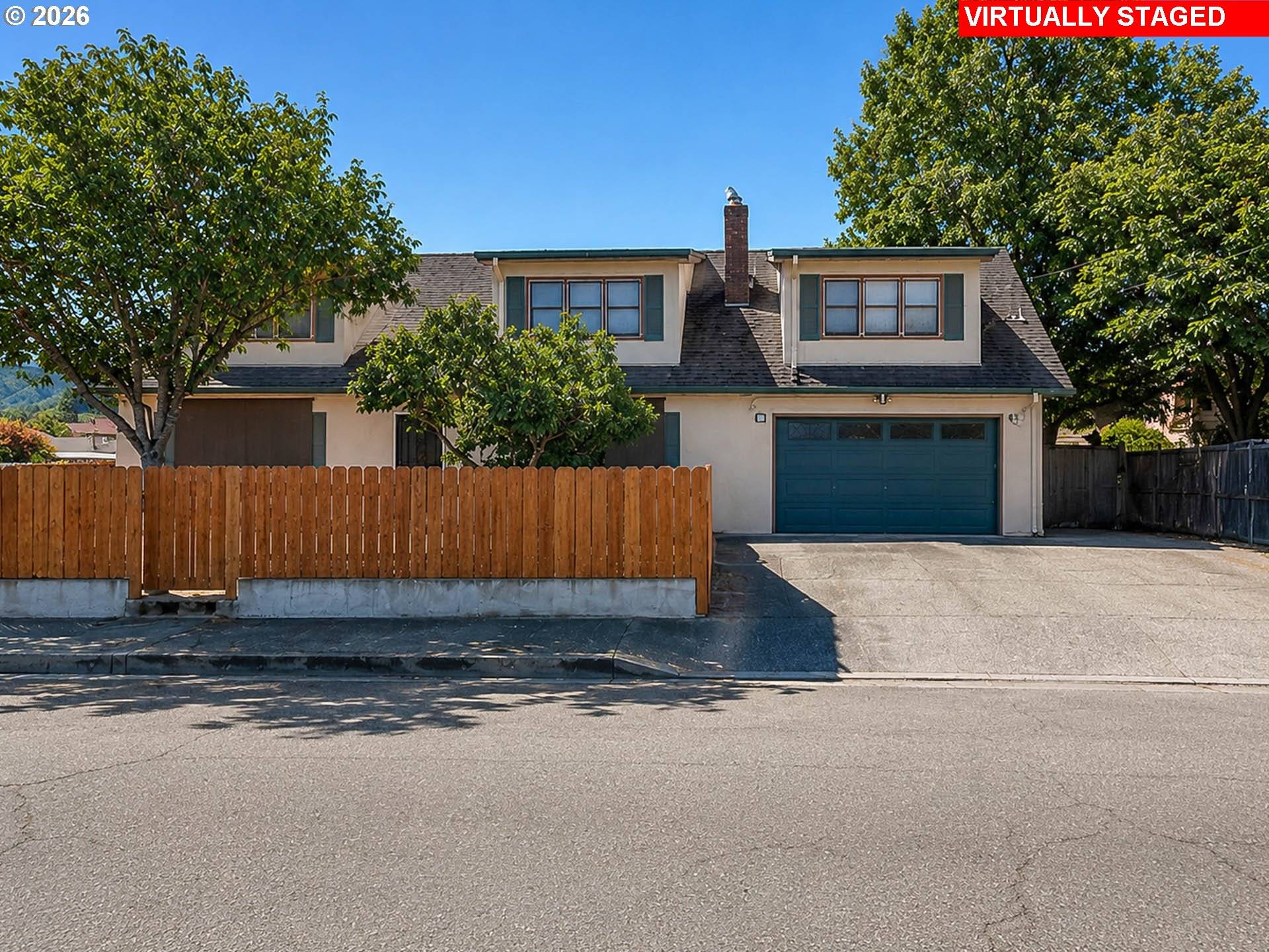 212 PARK ST, Riddle, OR 97469
