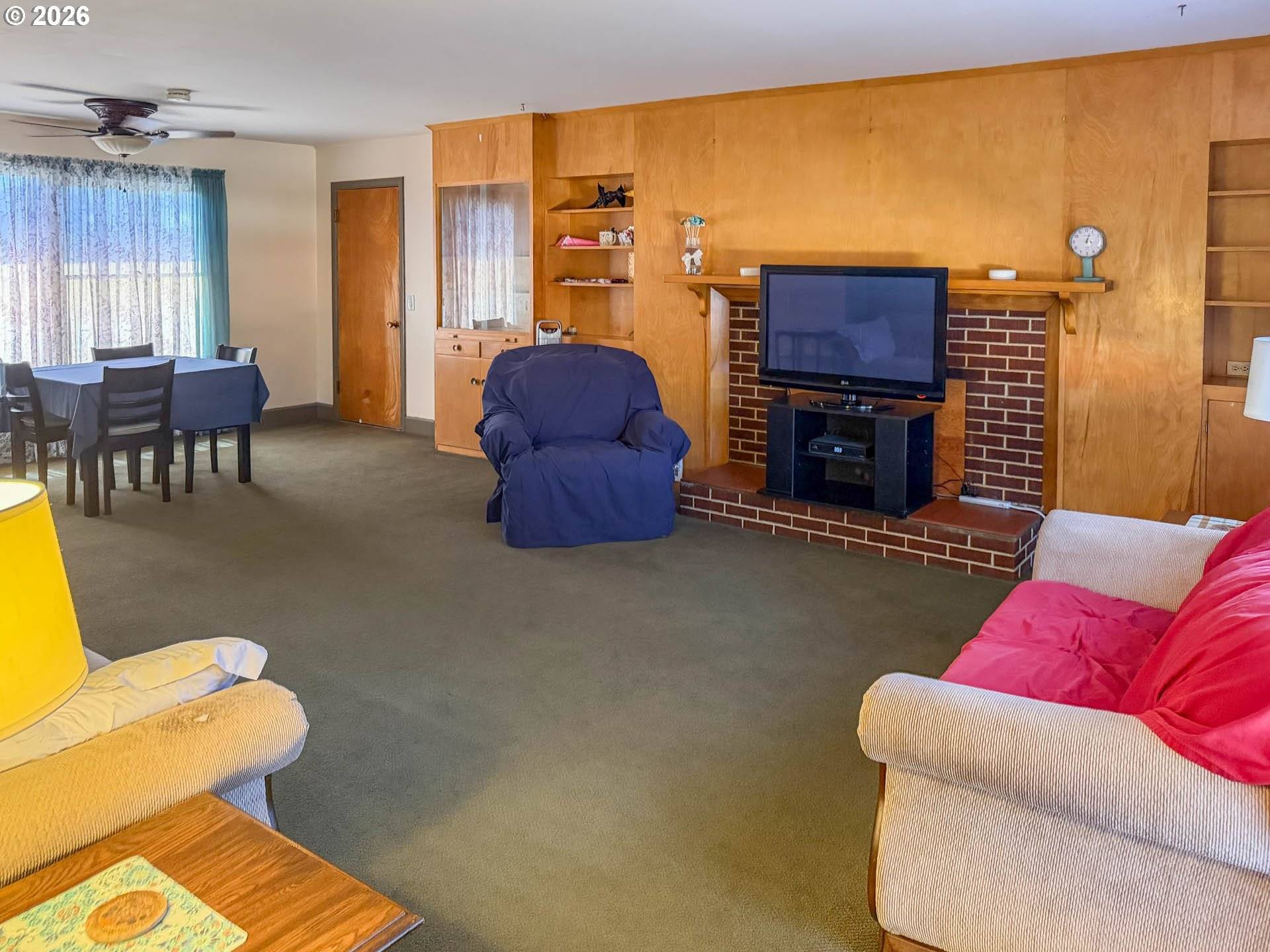 212 PARK ST, Riddle, OR 97469