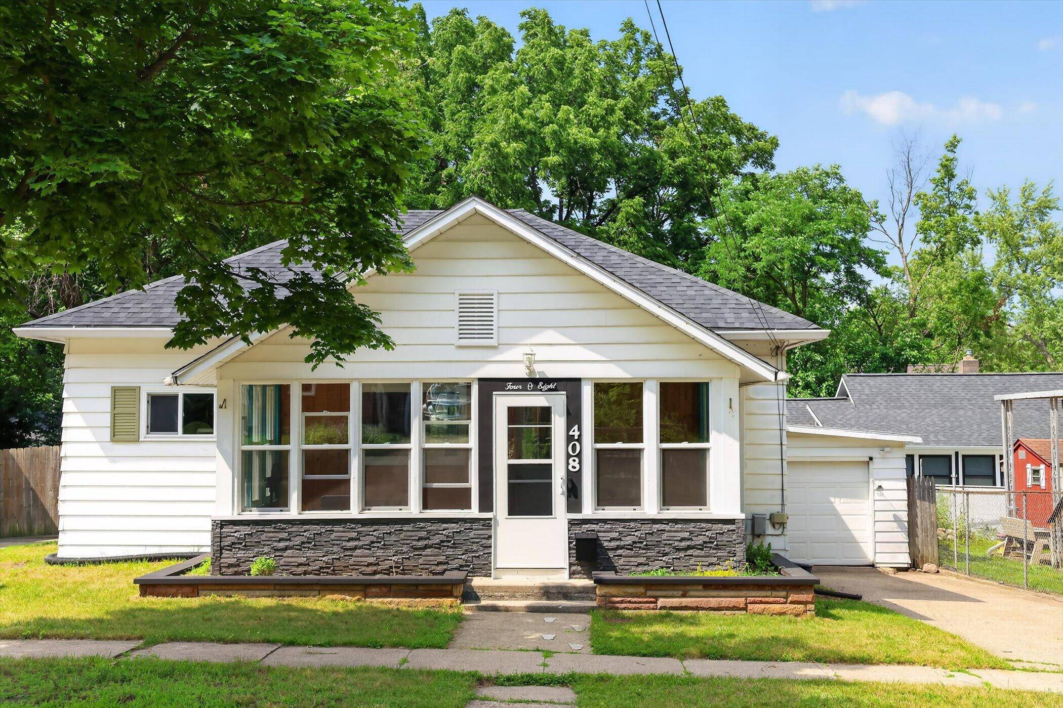 408 W Orange ST W, Greenville City, MI 48838