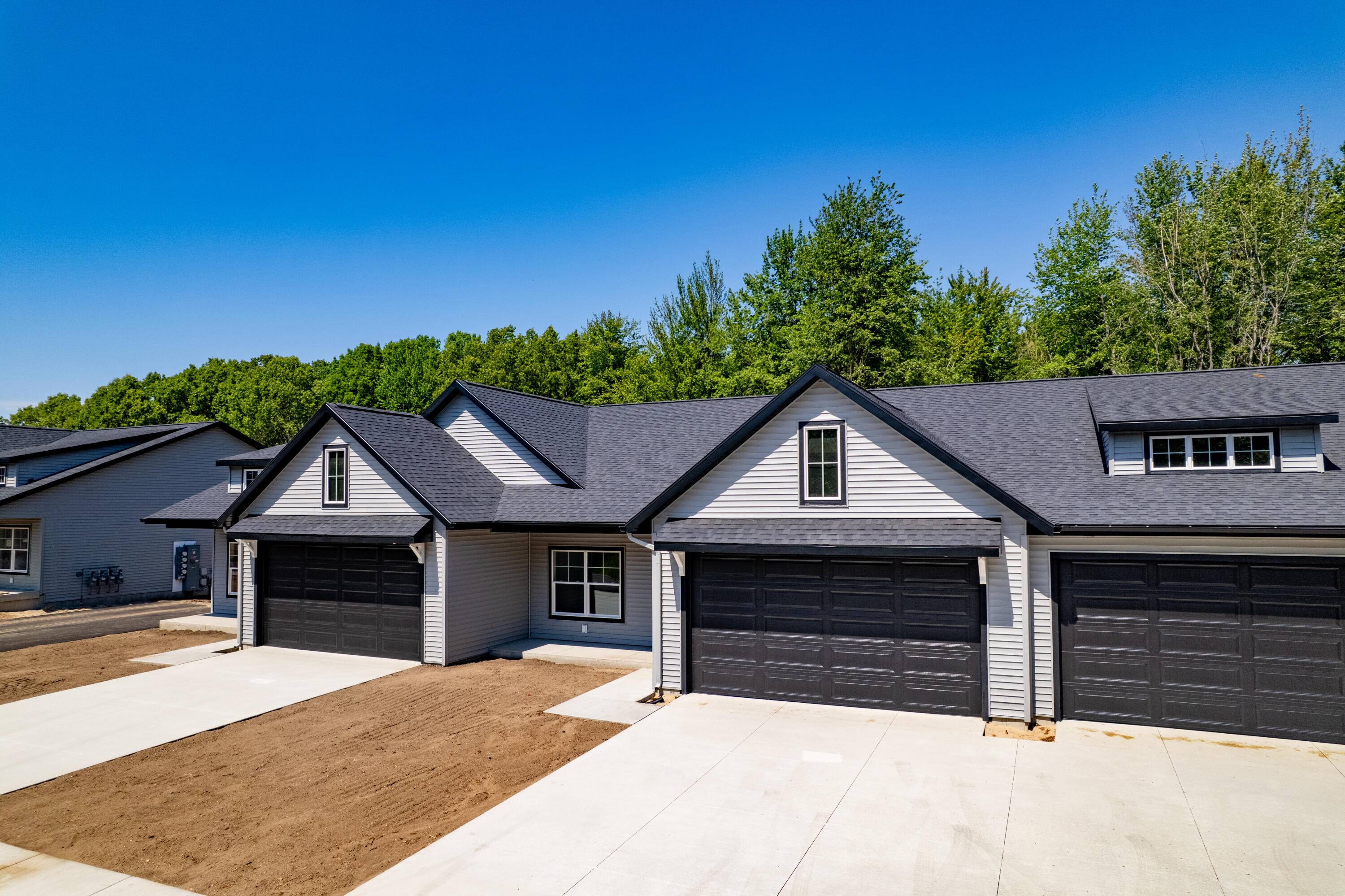 17426 Ridge AVE, Ferrysburg City, MI 49409