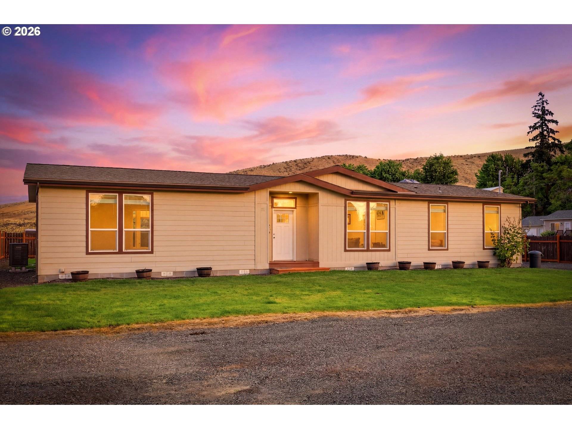 111 NW VANDERPOOL ST, Dufur, OR 97021