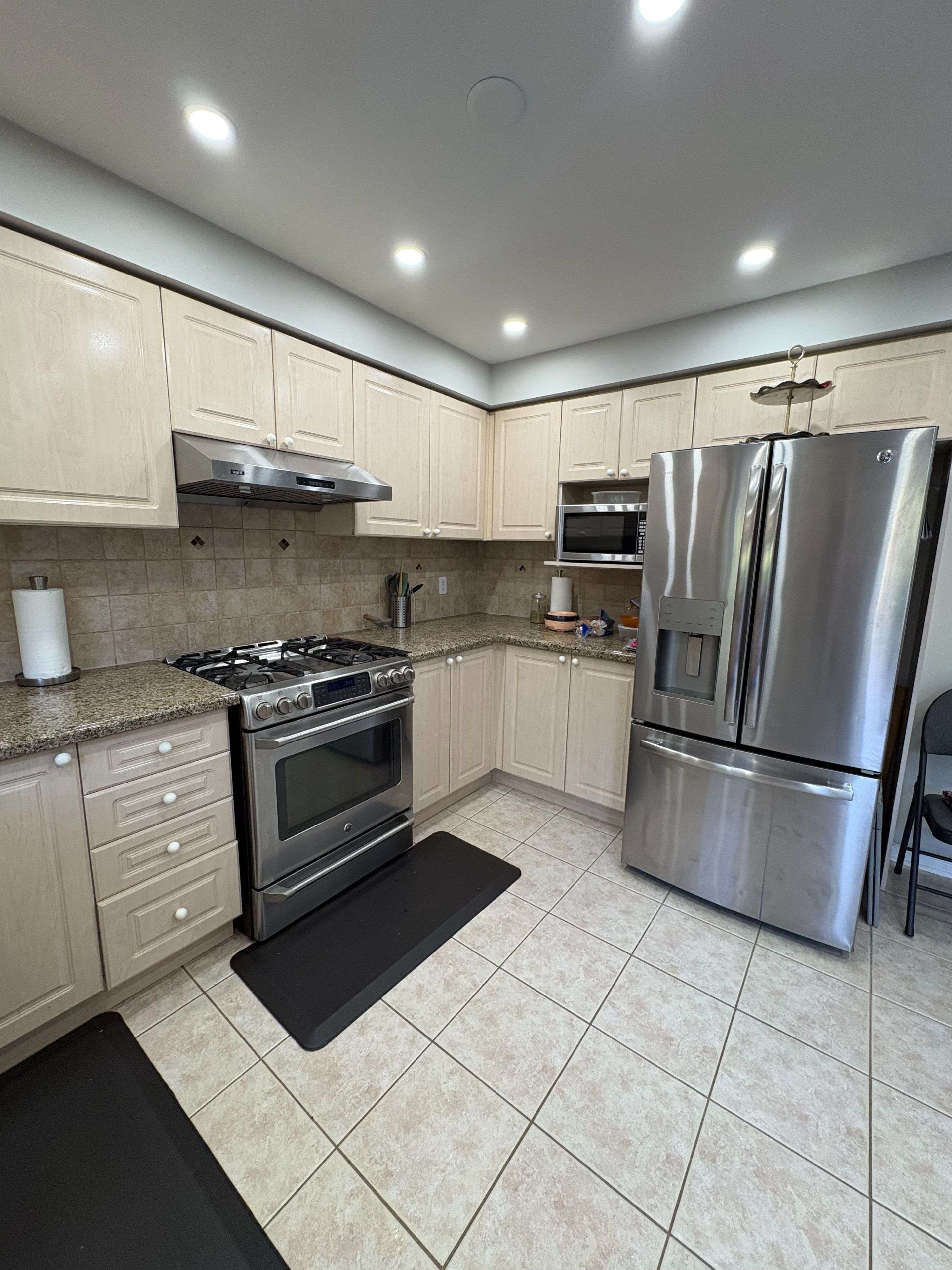15 Nobbs DR, Ajax, ON L1T 4M1