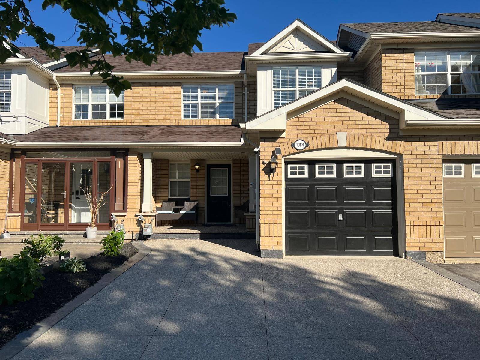 1064 BARCLAY CIR, Milton, ON L9T 5W3