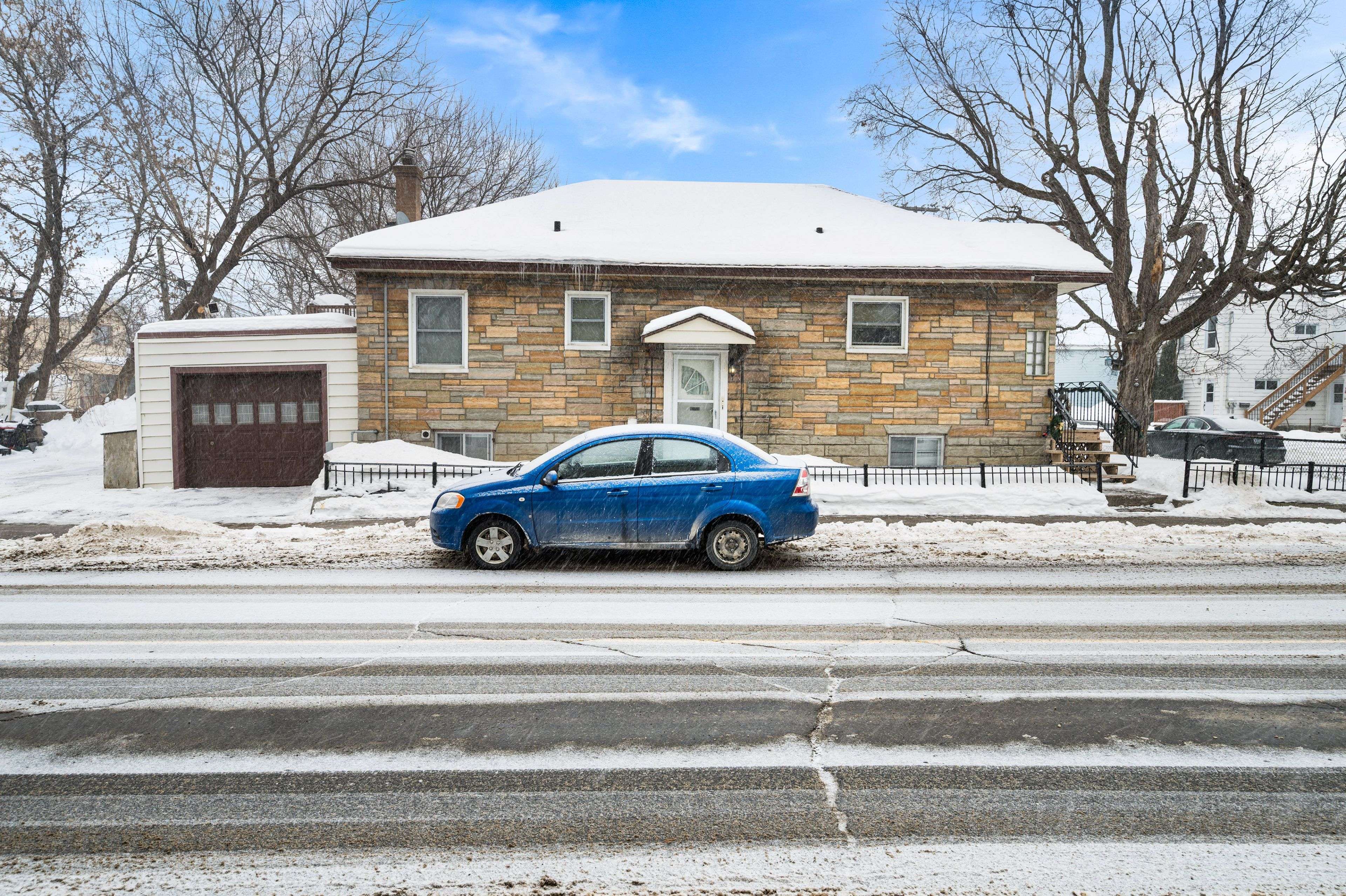 201 Ethel ST, Vanier And Kingsview Park, ON K1L 5X1