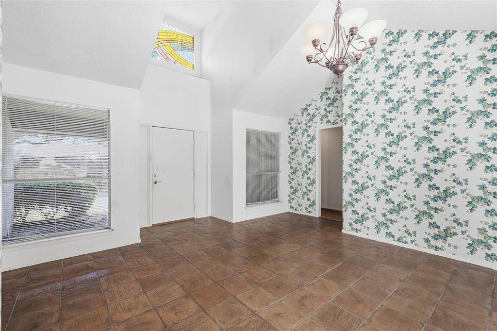 1814 Briarcrest Lane, Arlington, TX 76012