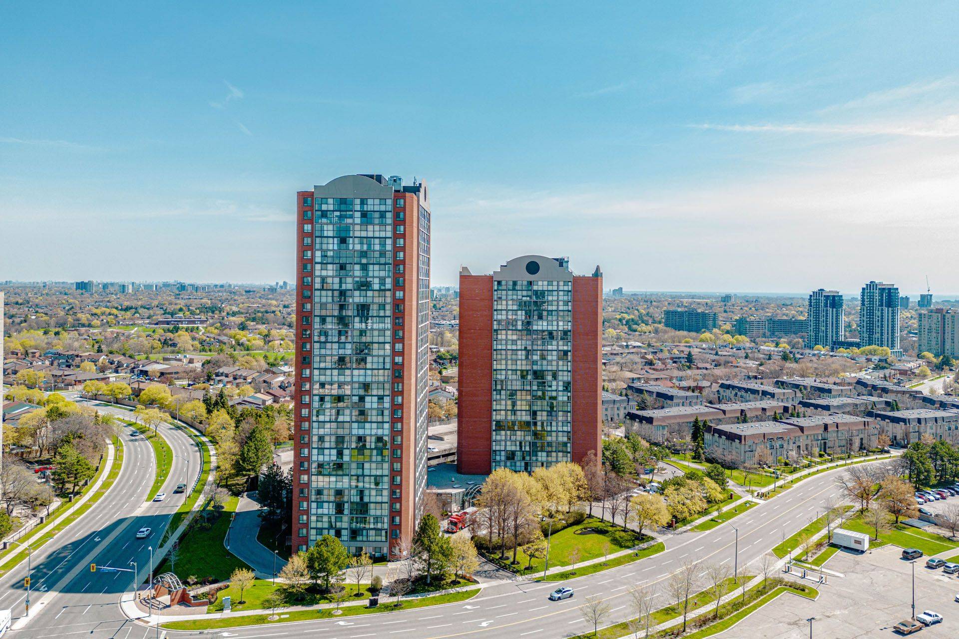 4205 Shipp DR #202, Mississauga, ON L4Z 2Y9
