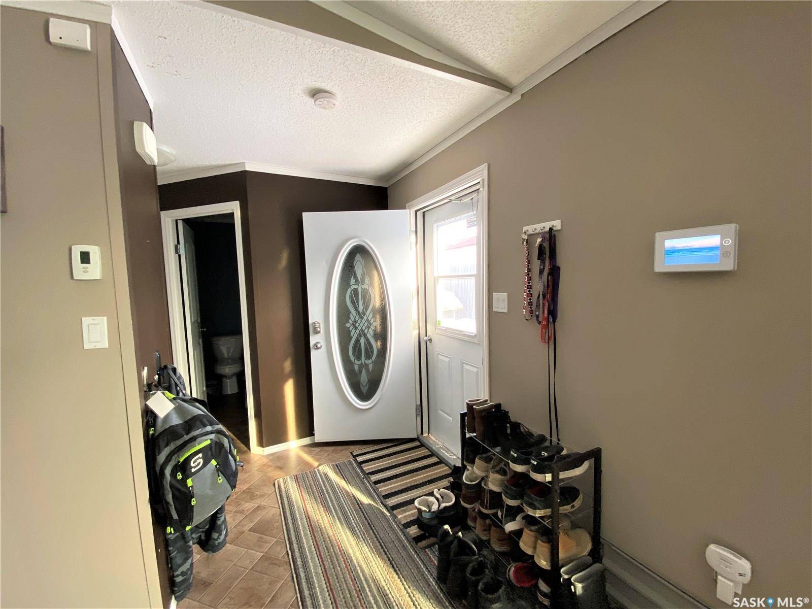 9 Golfview CRESCENT, Kindersley, SK S0L 1S1