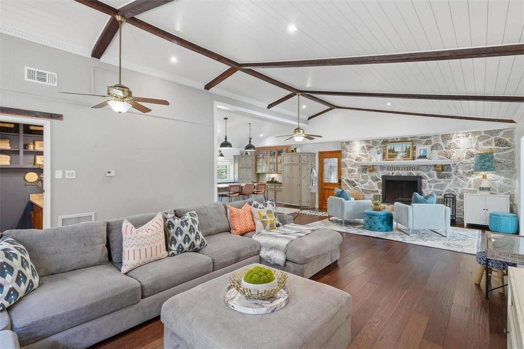 3218 Sunrise Court, Granbury, TX 76048