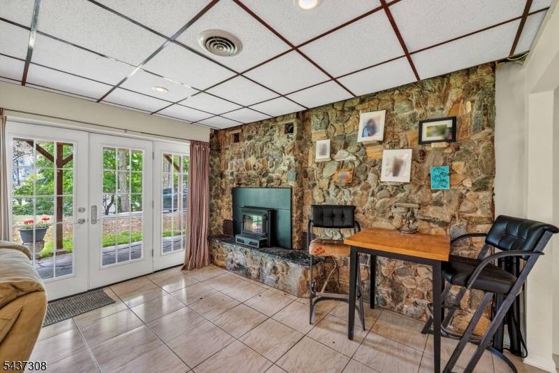 42 Goldfinch Ln, West Milford Twp., NJ 07421