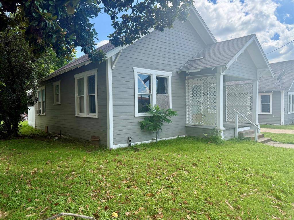400 Live Oak Street, Marlin, TX 76661