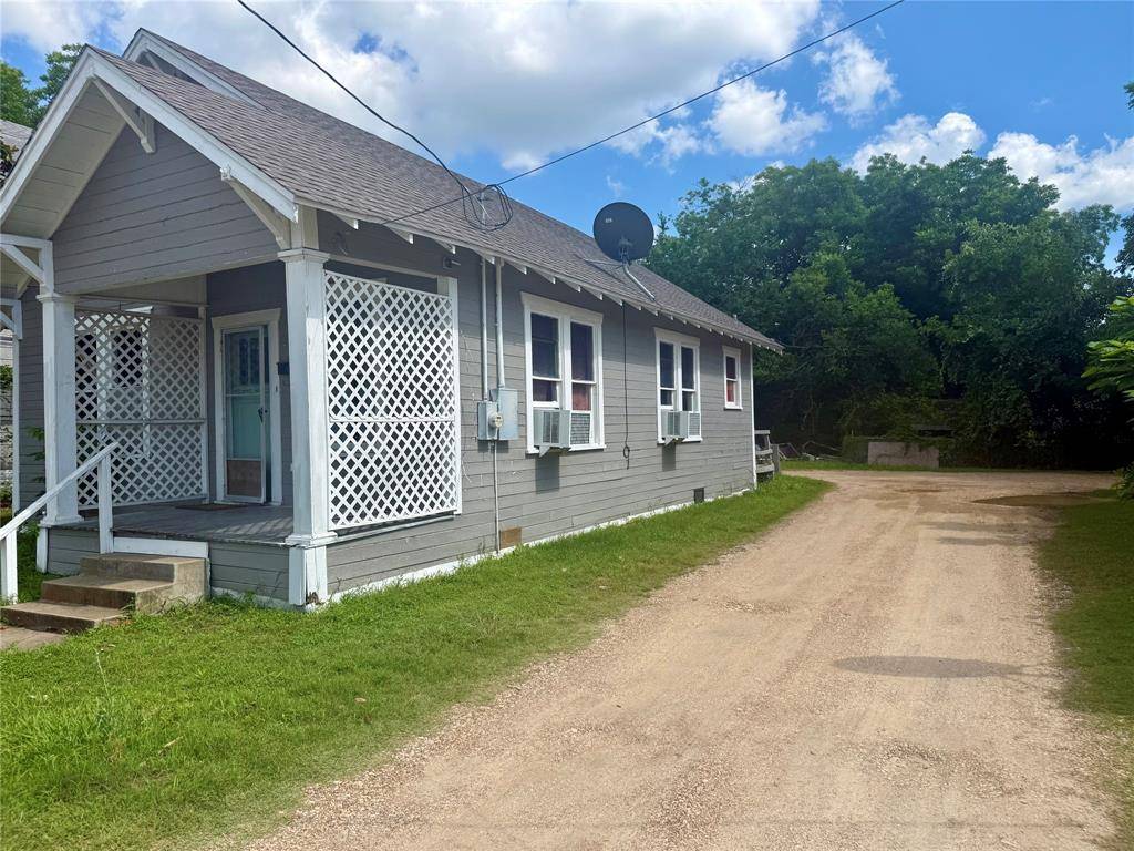 400 Live Oak Street, Marlin, TX 76661
