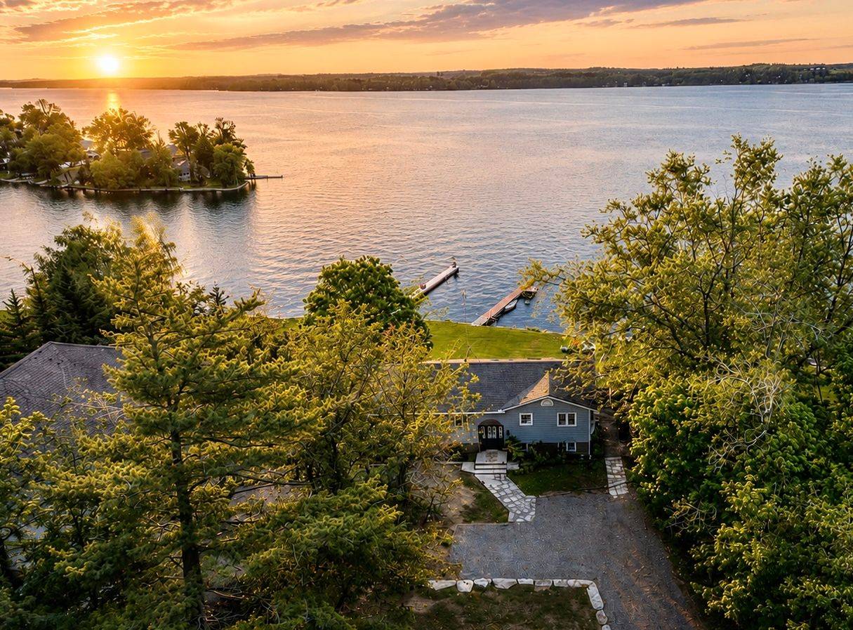 62 Bettys Bay RD, Kawartha Lakes, ON K0M 1G0