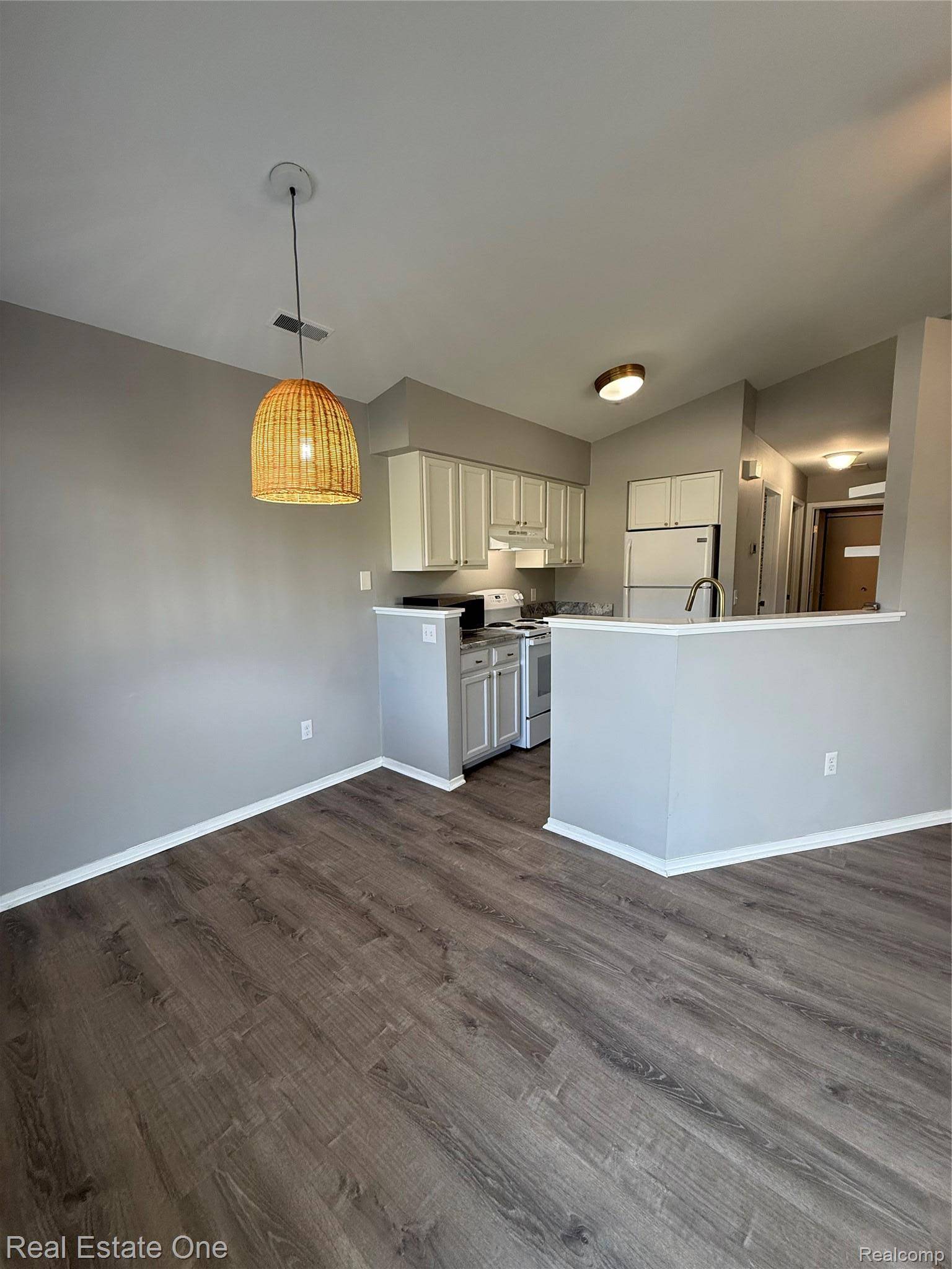 403 Water Tower CIR #92, Brighton, MI 48116