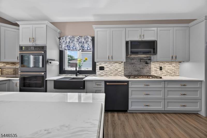 4-31 Plaza Rd, Fair Lawn Boro, NJ 07410