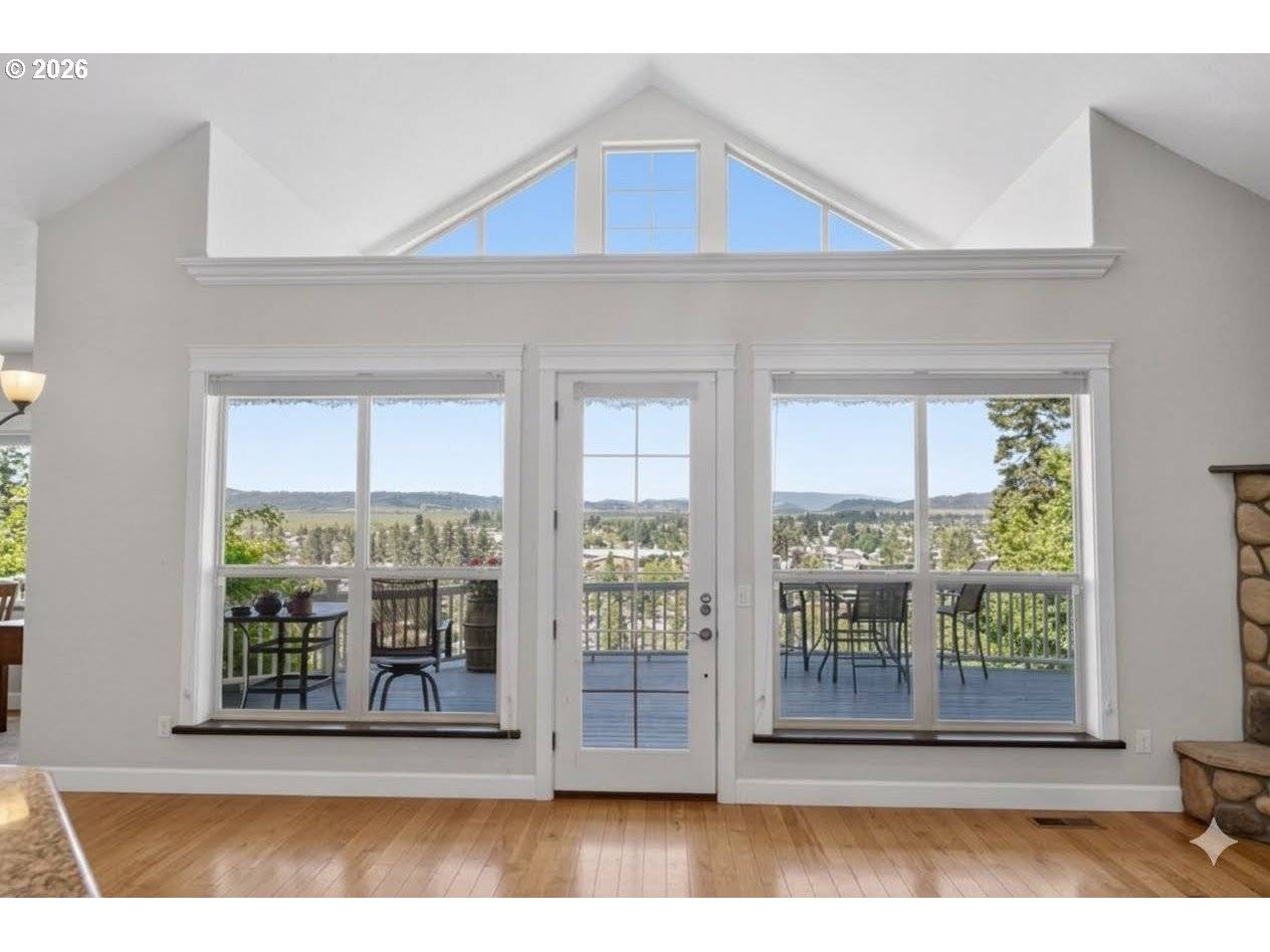 733 QUEENS AVE, Creswell, OR 97426
