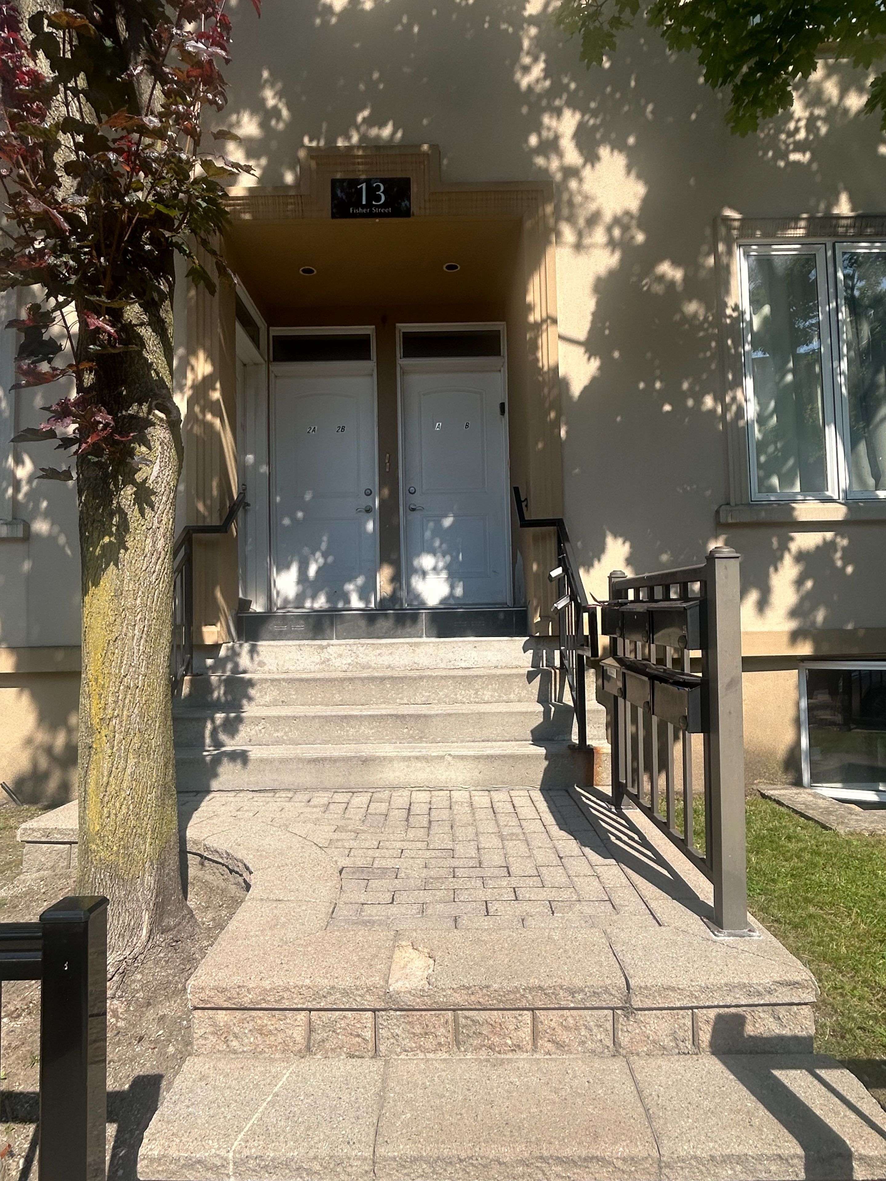 13 Fisher ST #B, Toronto C01, ON M6K 1V7