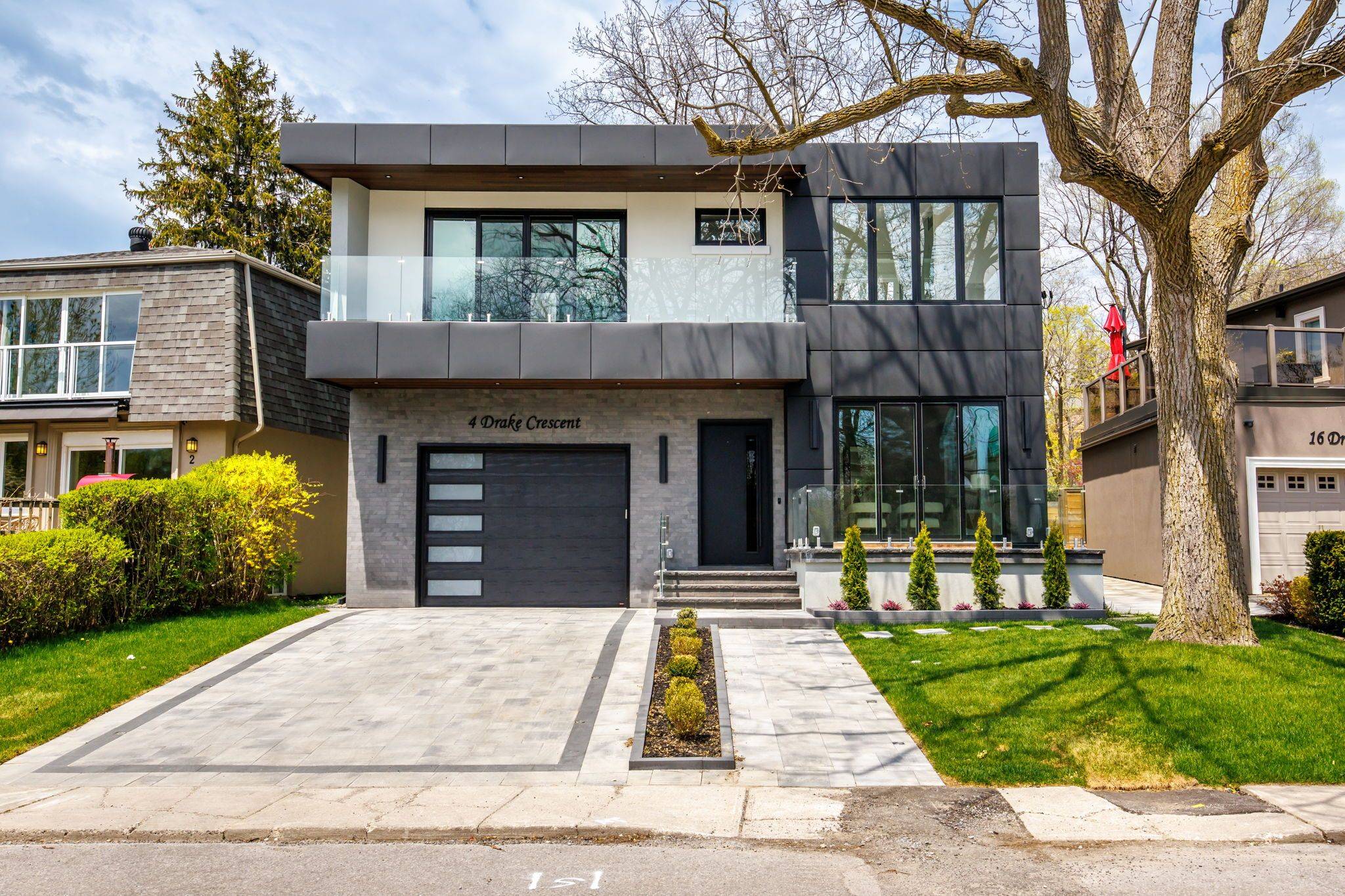 4 Drake CRES, Toronto E08, ON M1M 1A2