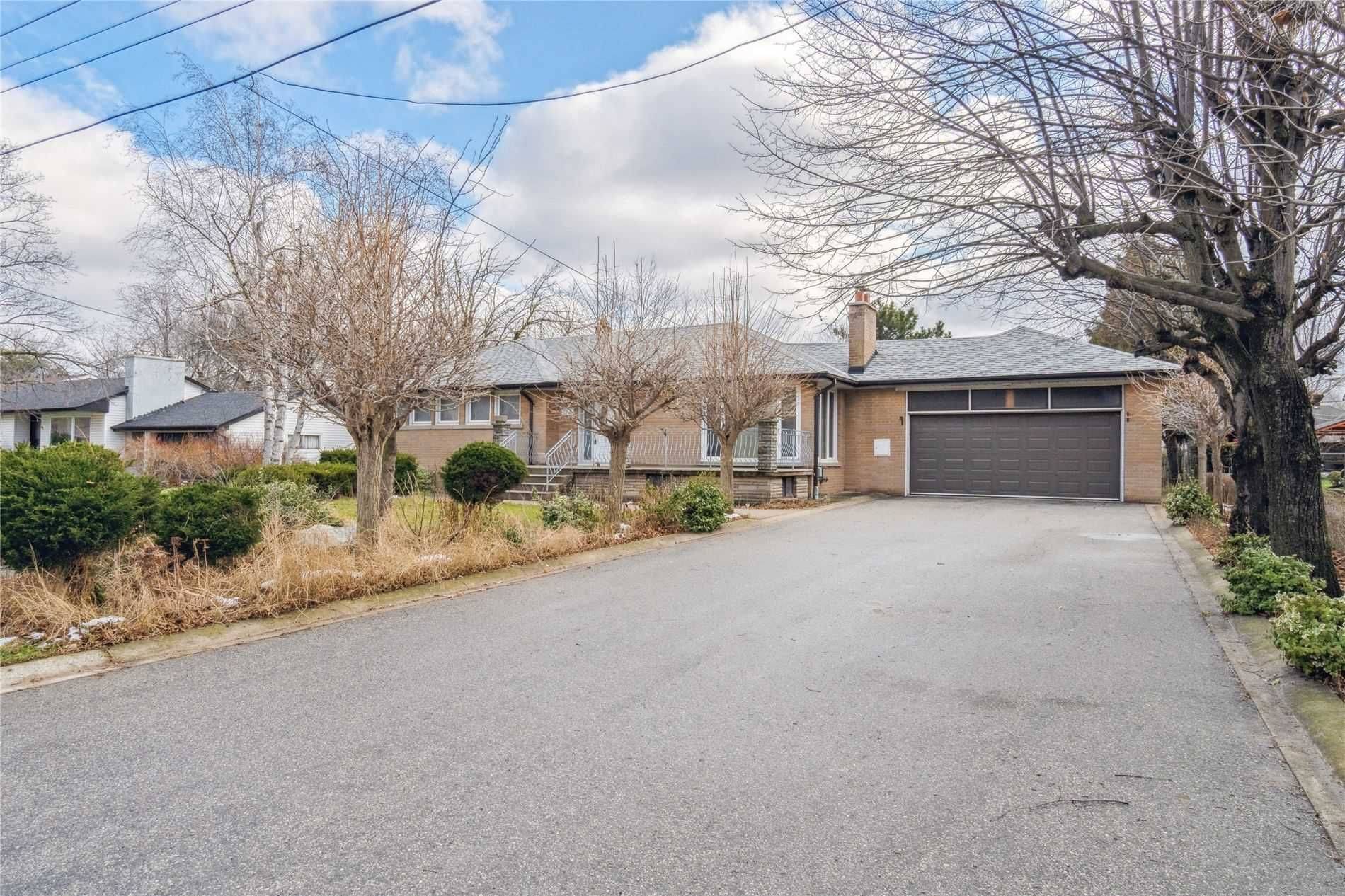 51 Hillside AVE, Vaughan, ON L4K 1X1