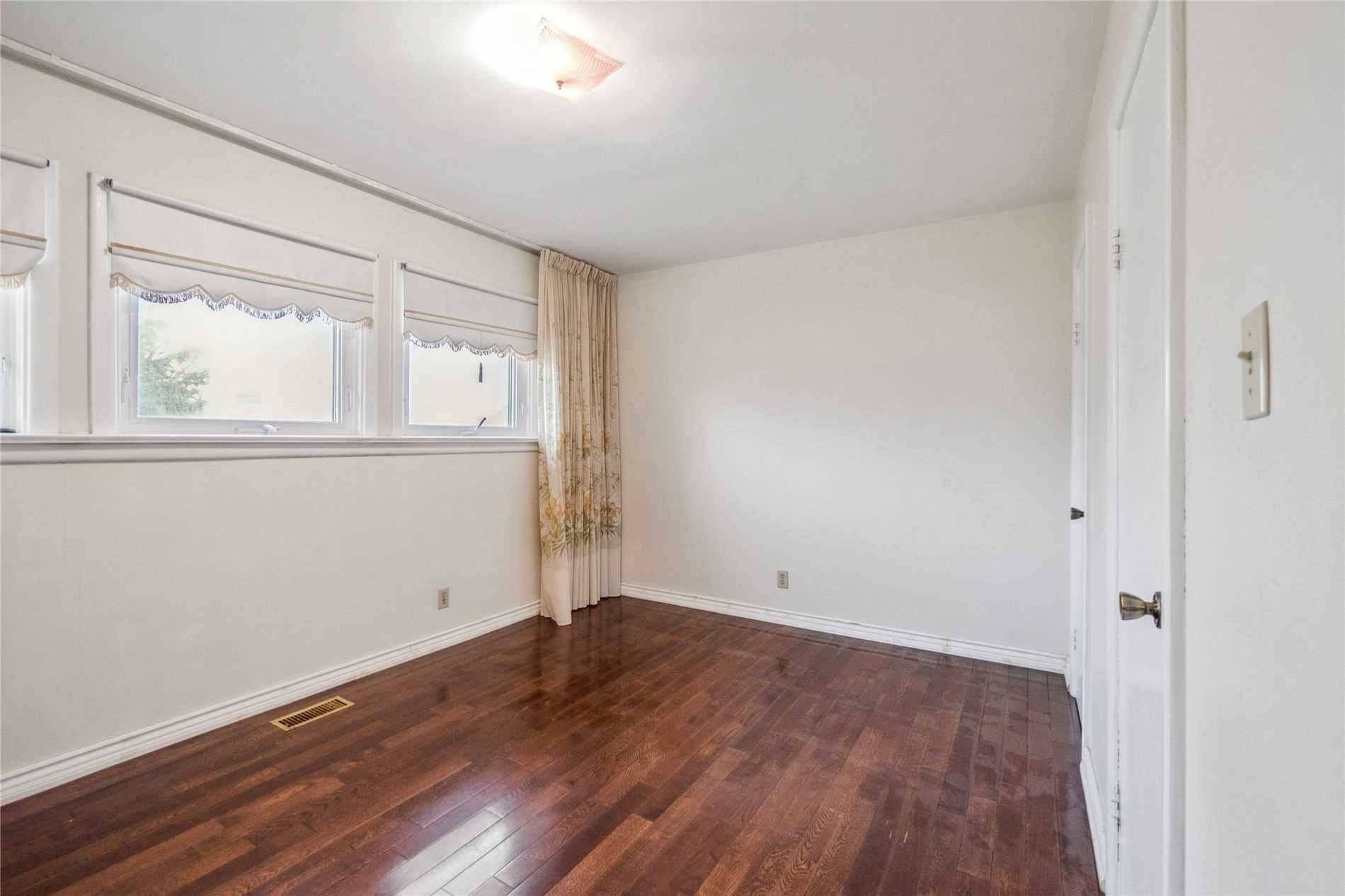 51 Hillside AVE, Vaughan, ON L4K 1X1