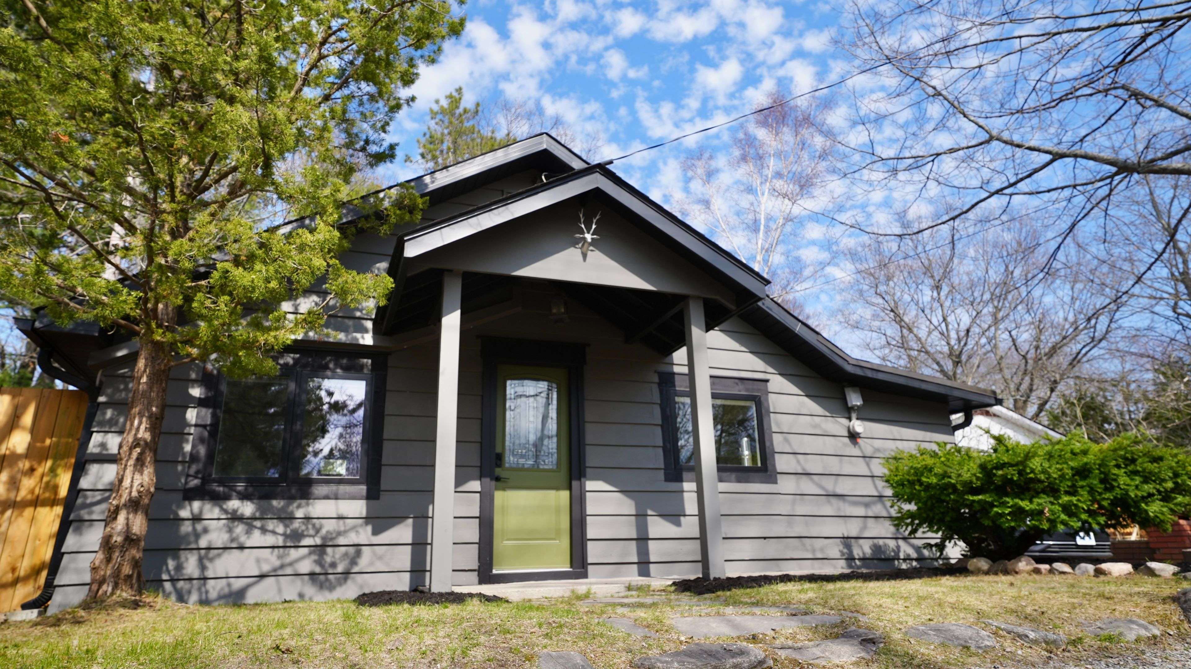 283 Tiny Beaches RD S, Tiny, ON L0L 2J0