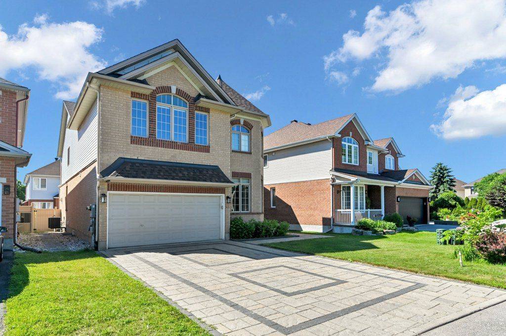 49 Grenwich CIR, Carlington - Central Park, ON K2C 4G1