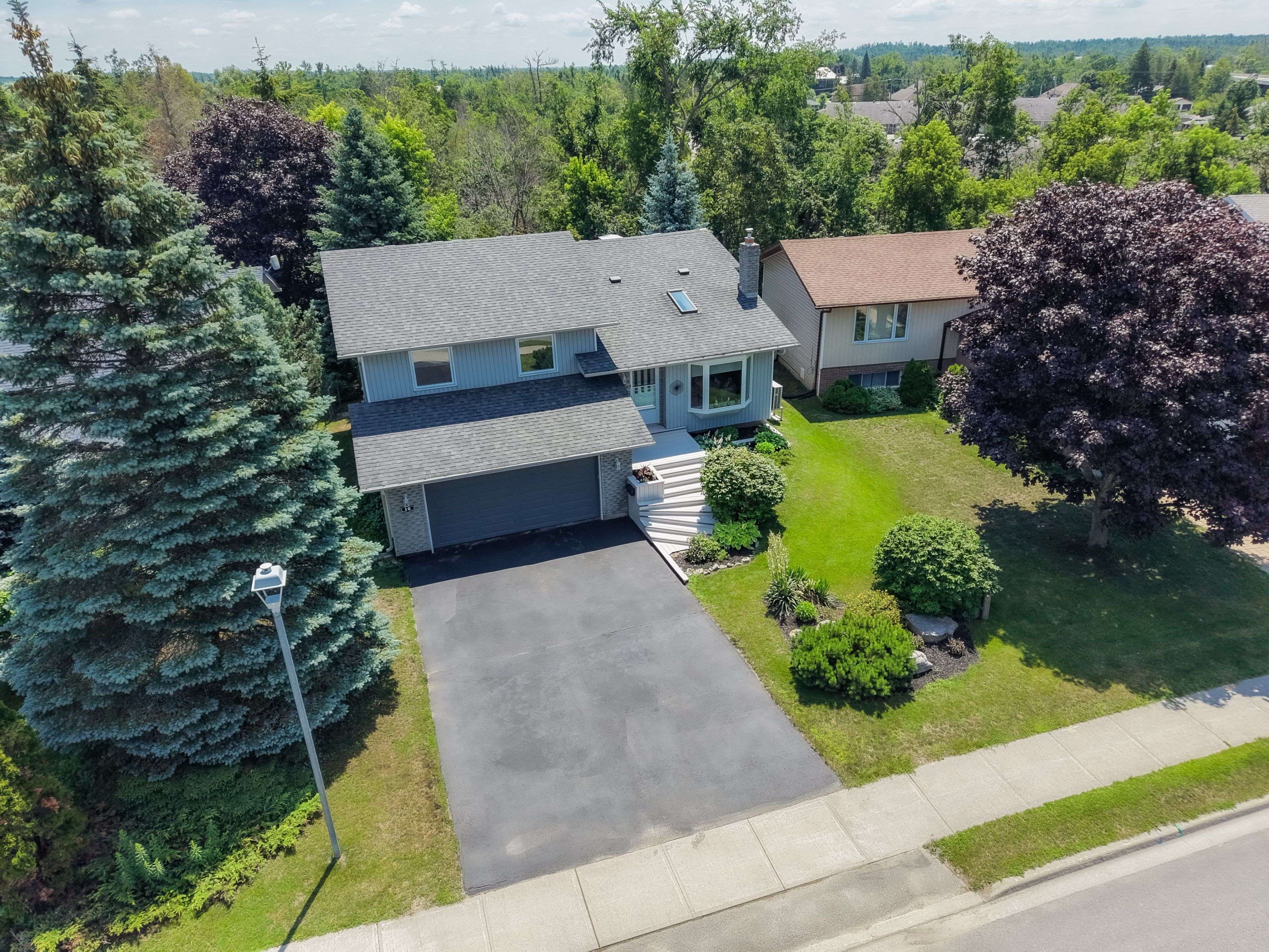 16 Cedartree LN, Kawartha Lakes, ON K0M 1A0