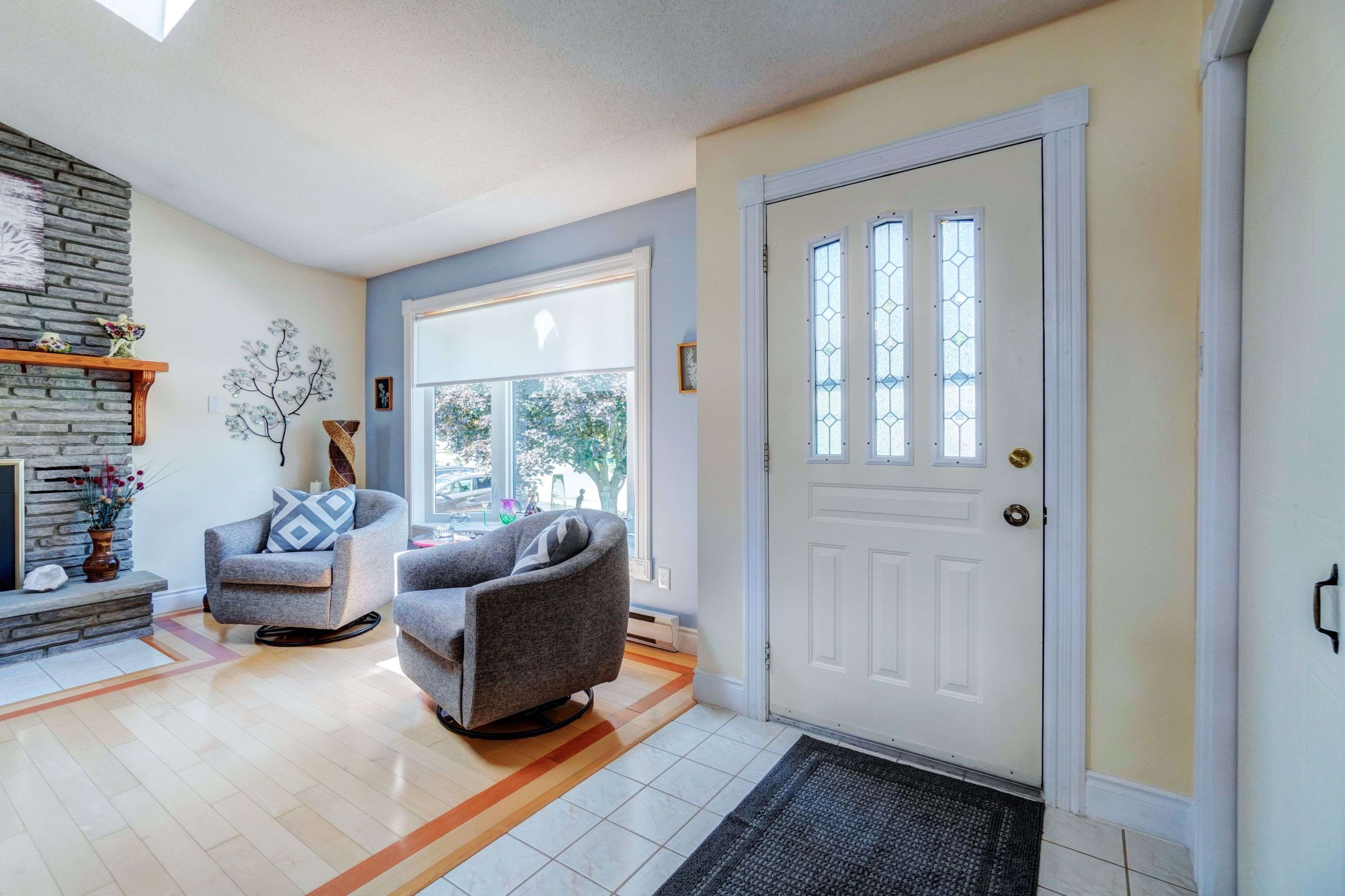 16 Cedartree LN, Kawartha Lakes, ON K0M 1A0