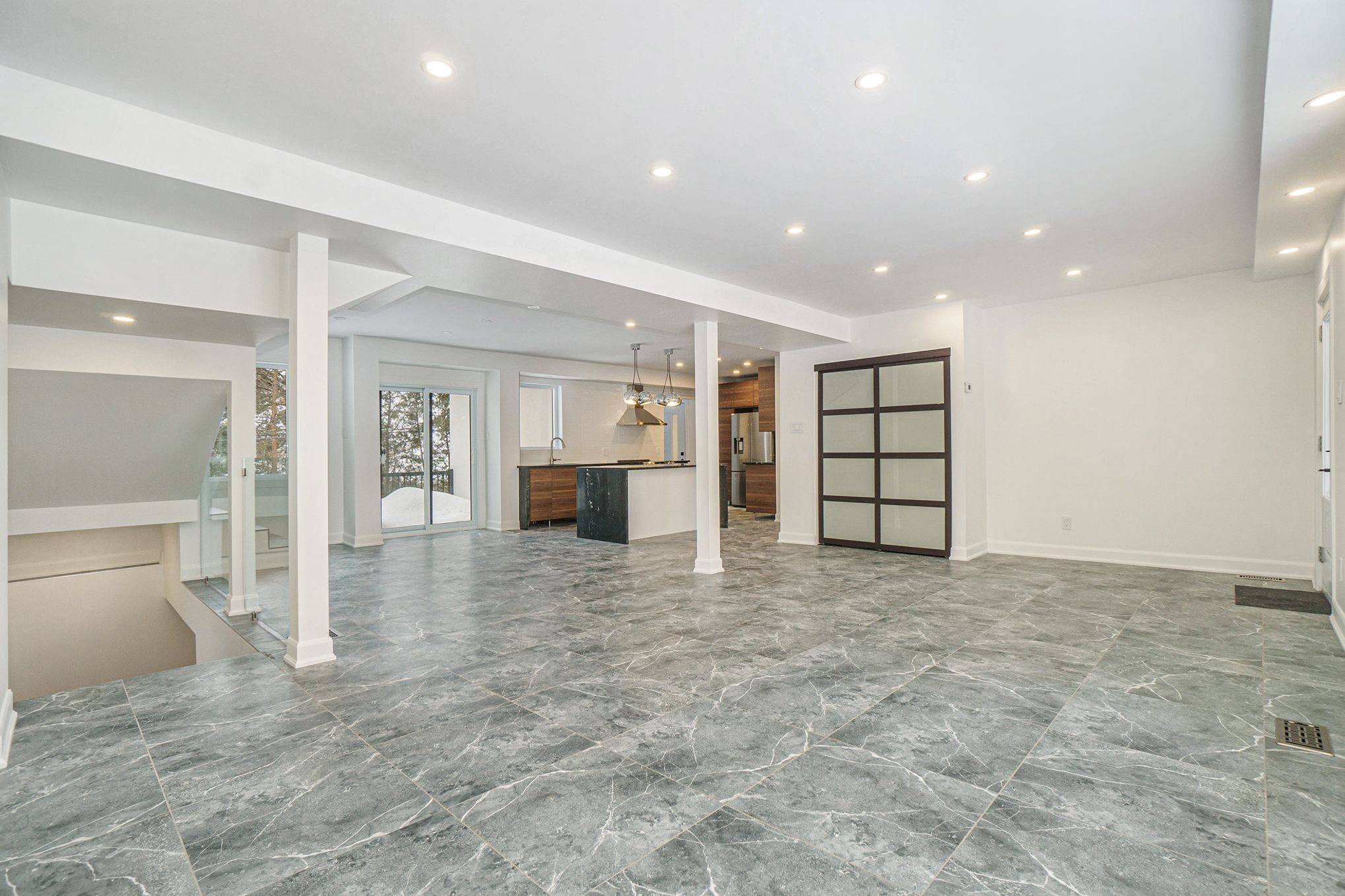 2112 Alta Vista DR, Alta Vista And Area, ON K1H 7L8