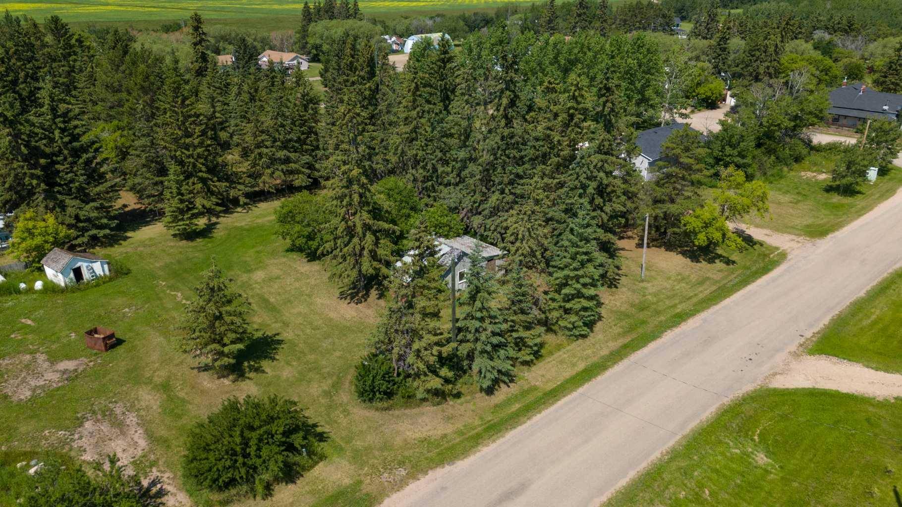 4907-4911 51 ST, Streamstown, AB T0B 4G0