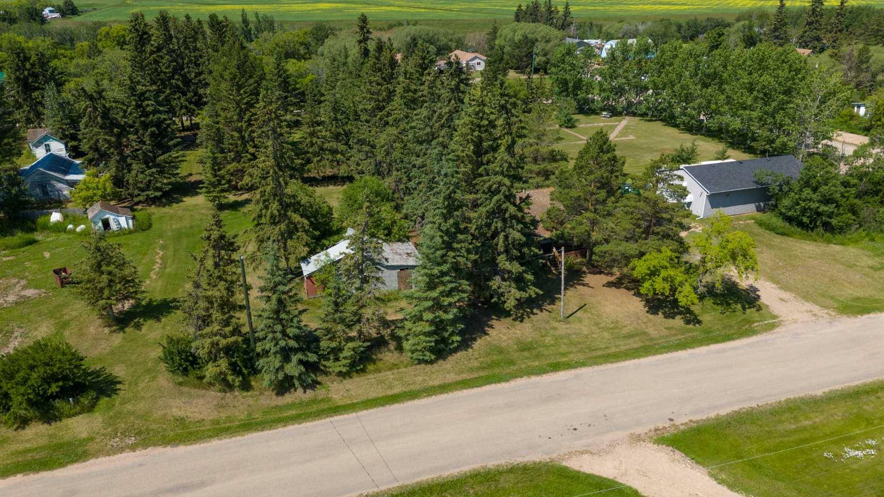 4907-4911 51 ST, Streamstown, AB T0B 4G0