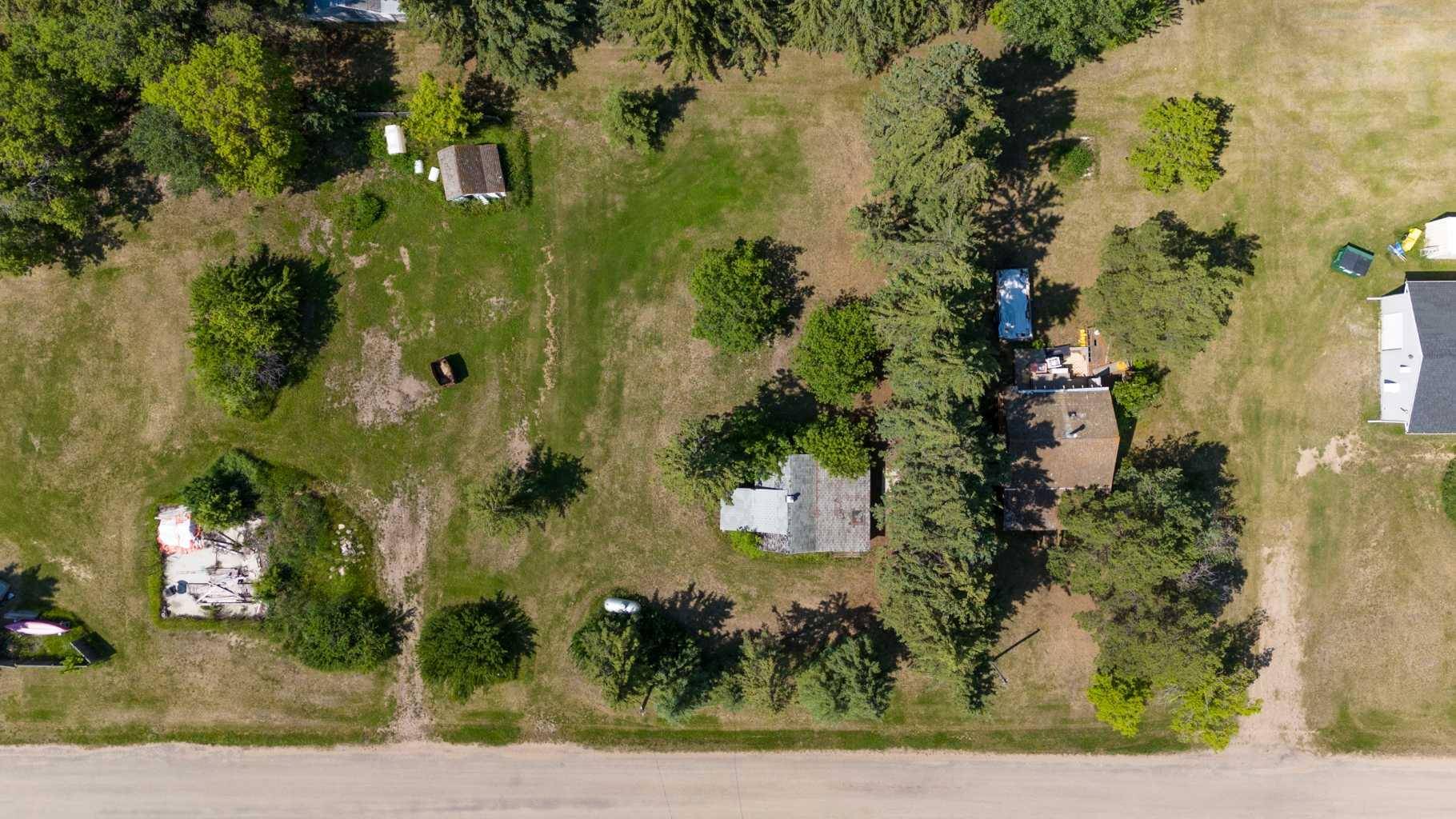 4907-4911 51 ST, Streamstown, AB T0B 4G0