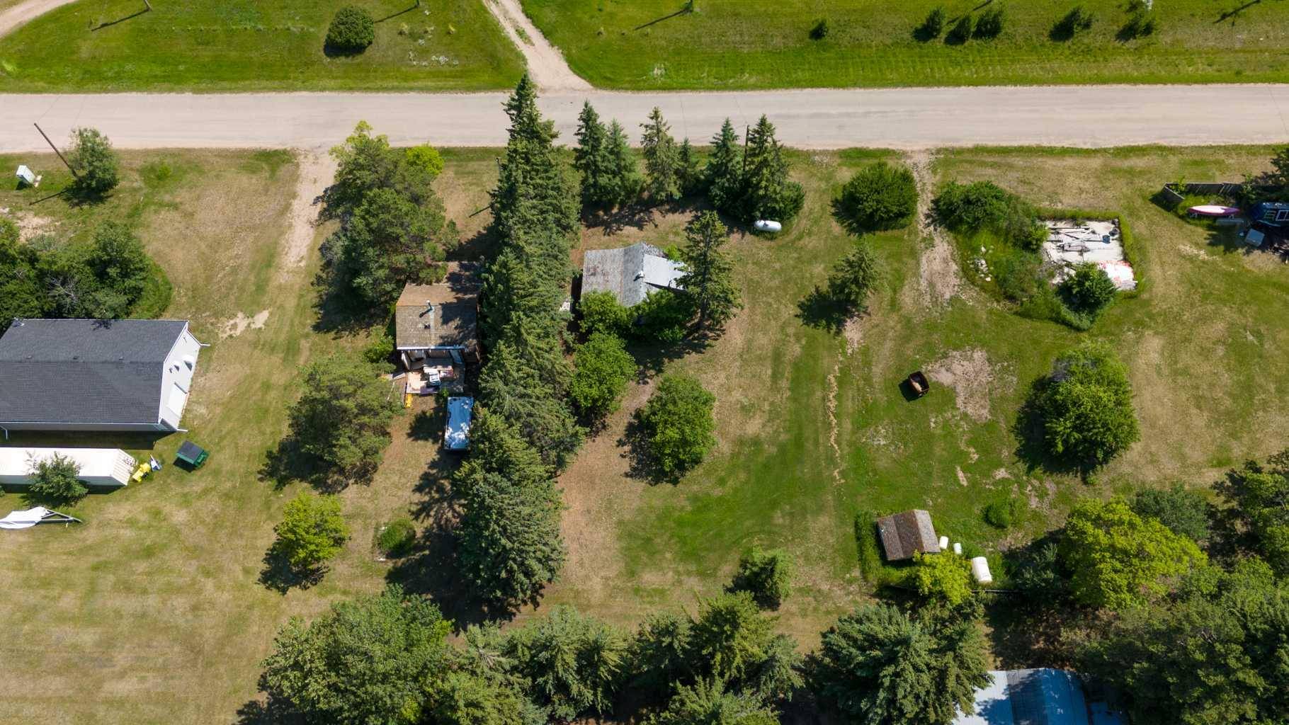 4907-4911 51 ST, Streamstown, AB T0B 4G0