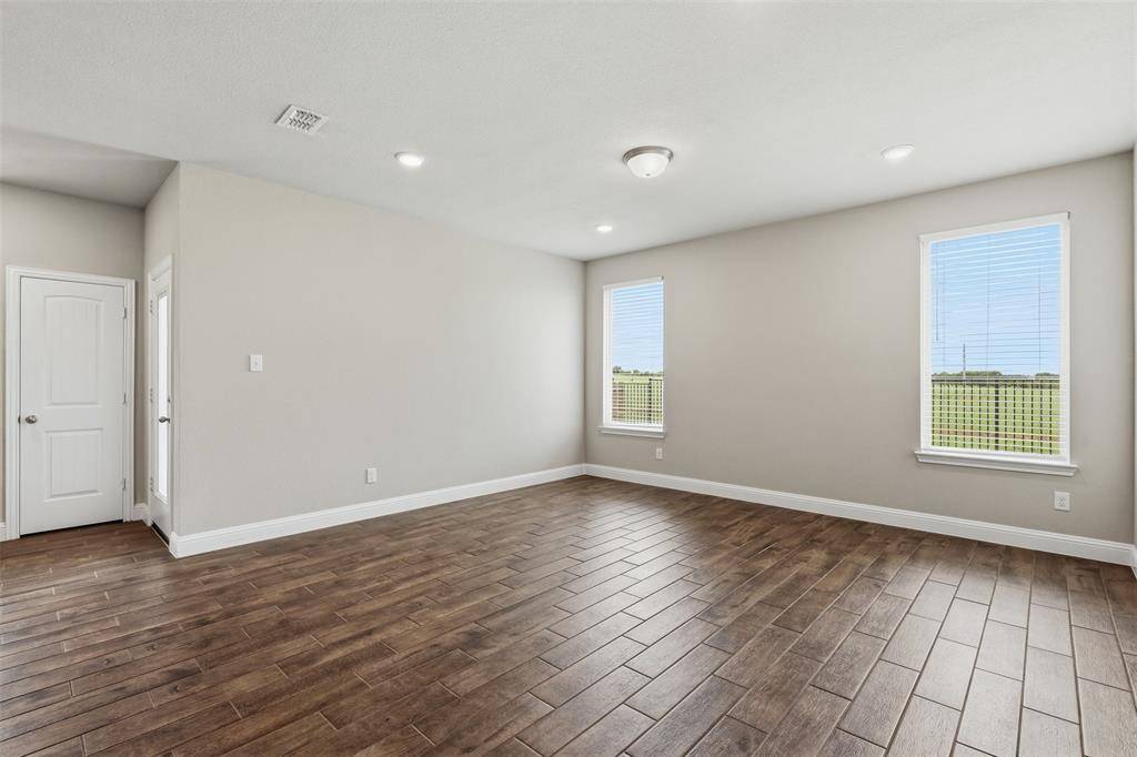 8200 Korat Vista, Godley, TX 76044