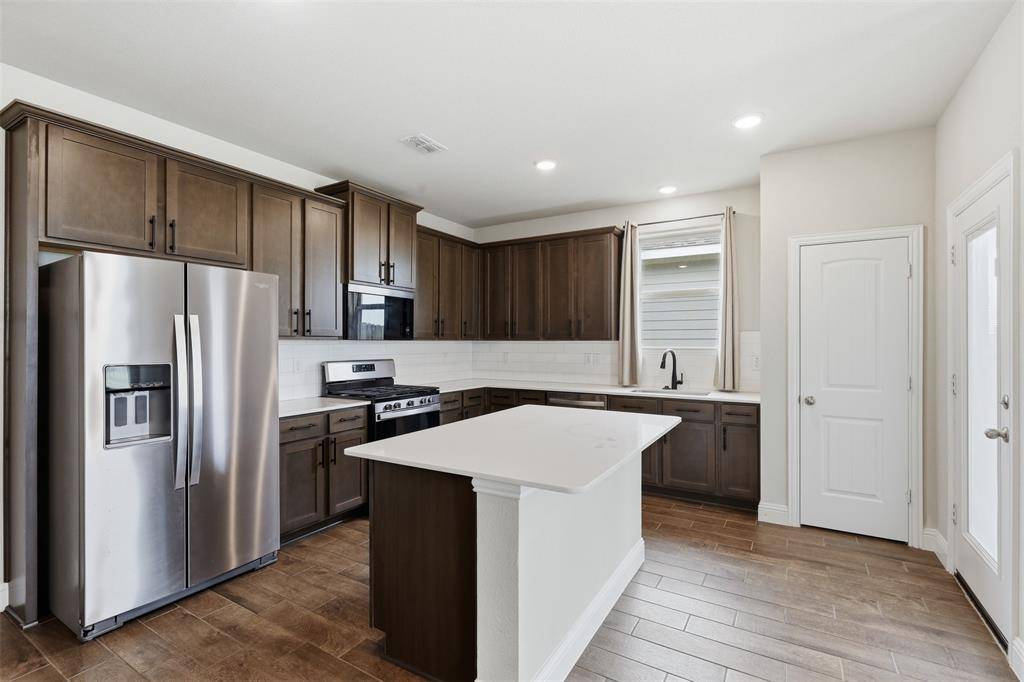 8200 Korat Vista, Godley, TX 76044