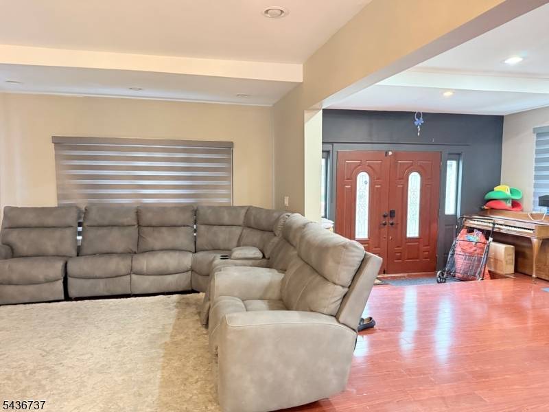 620 Park Ave, Elizabeth City, NJ 07208