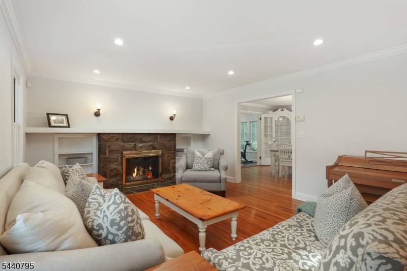 220 Wychwood Road, Westfield Town, NJ 07090