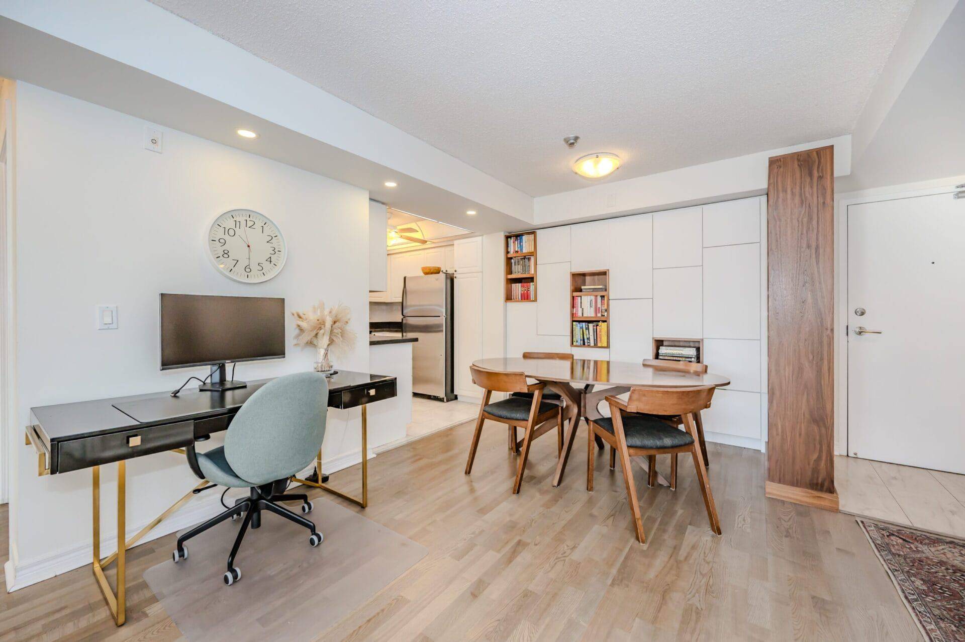 211 Randolph RD #316, Toronto C11, ON M4G 4H1