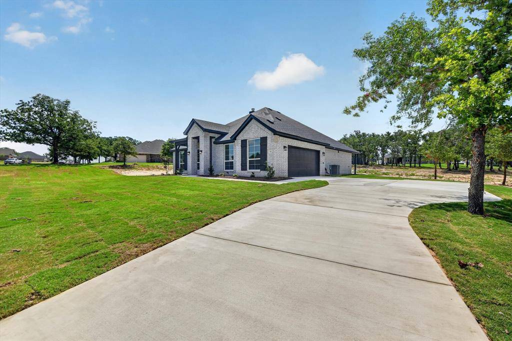 145 Loveta Lane, Boyd, TX 76023