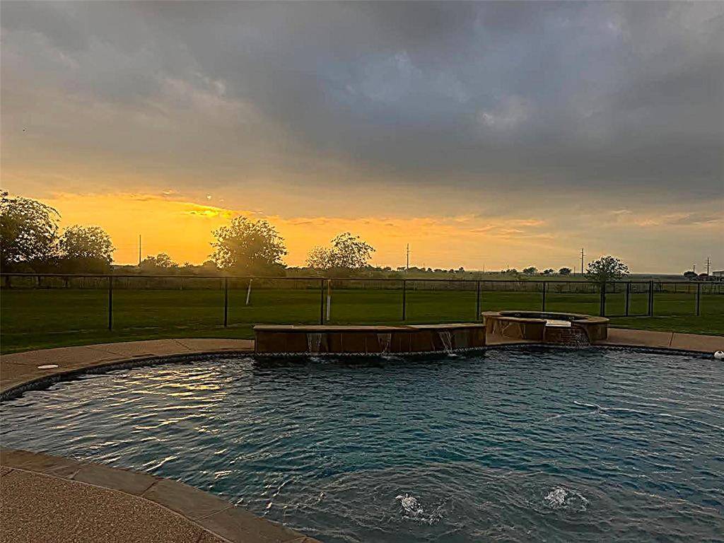 863 Alto Bonito Court, Godley, TX 76044