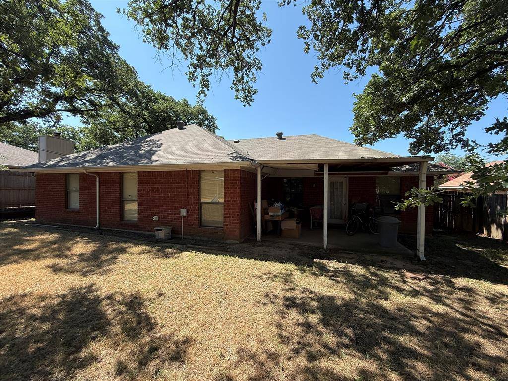 2123 Turf Club Drive, Arlington, TX 76017