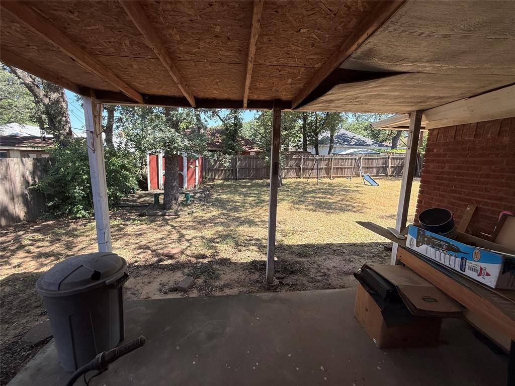 2123 Turf Club Drive, Arlington, TX 76017