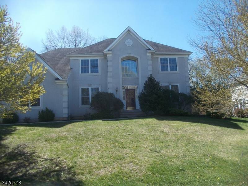 11 Shadow Hill Way, Washington Twp., NJ 07840