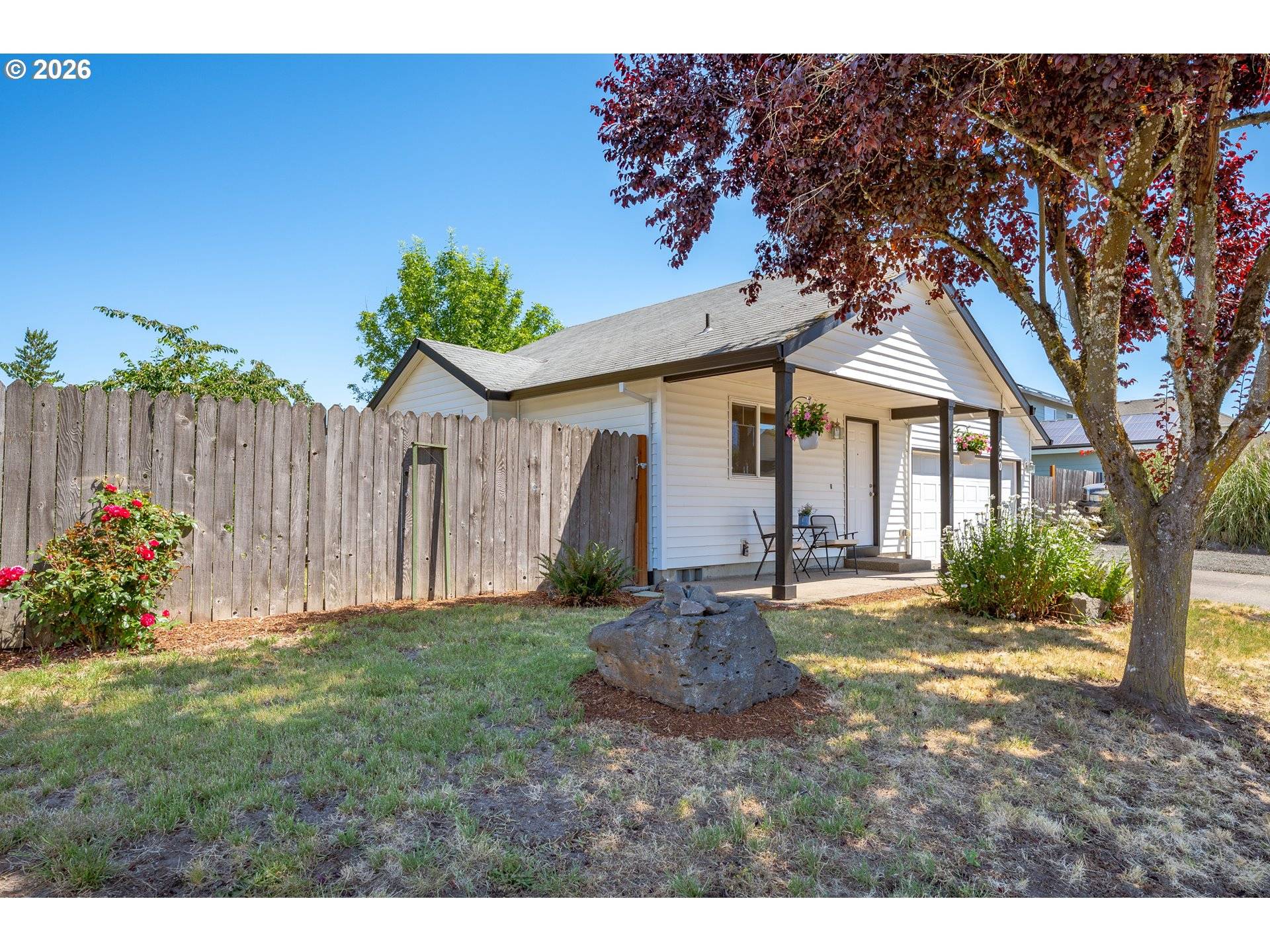 420 E WASHINGTON ST, Carlton, OR 97111