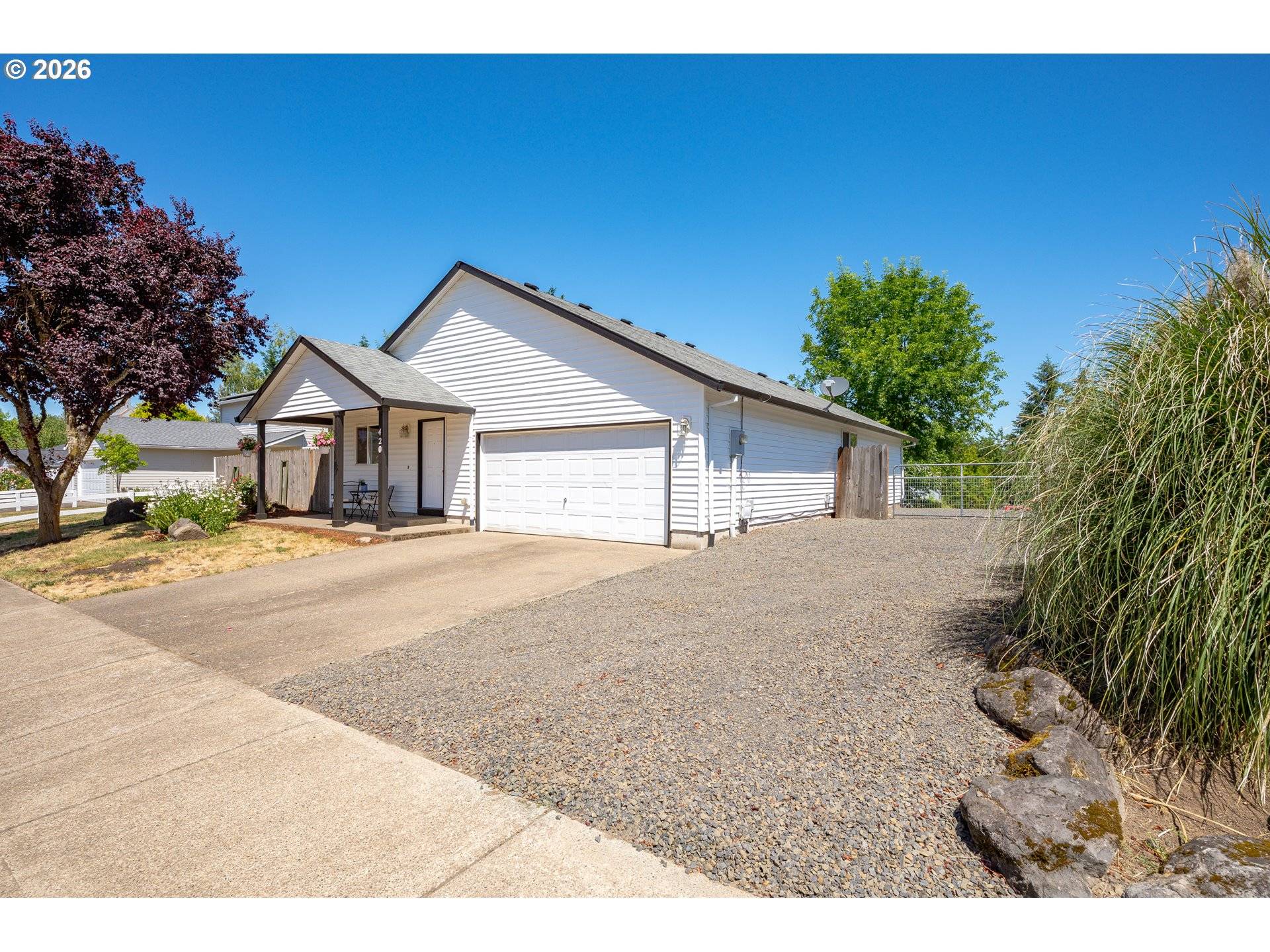 420 E WASHINGTON ST, Carlton, OR 97111