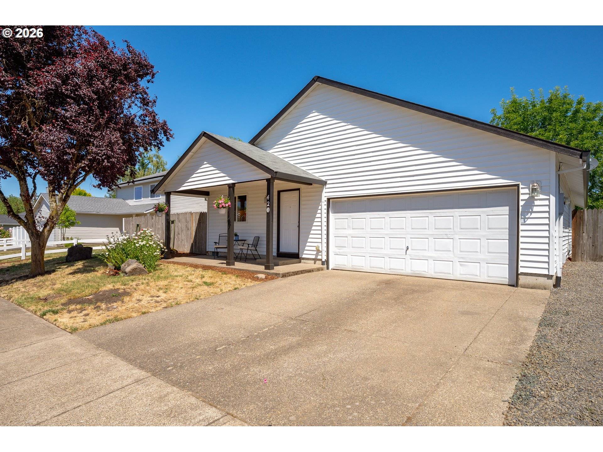420 E WASHINGTON ST, Carlton, OR 97111