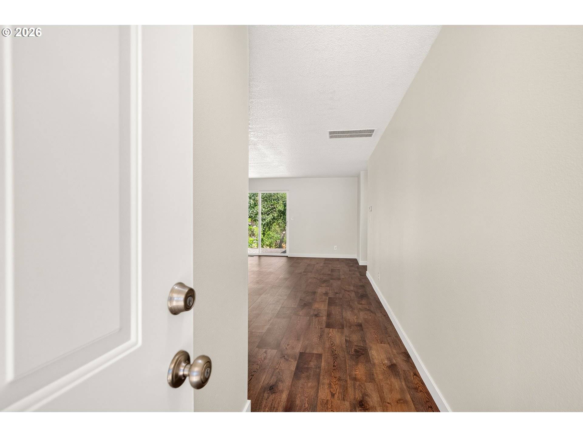 420 E WASHINGTON ST, Carlton, OR 97111
