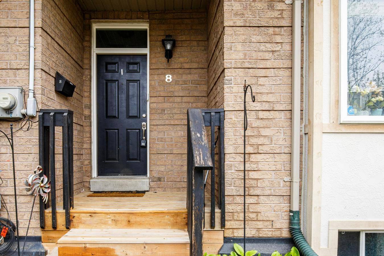 1 Bastedo AVE #8, Toronto E02, ON M4C 5S7
