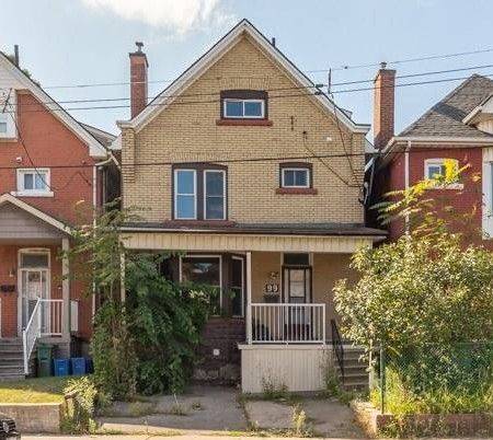 99 Sanford AVE N, Hamilton, ON L8L 5Z1
